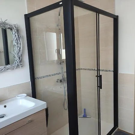 Lysiane Apartman